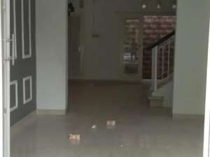 DISEWAKAN RUMAH PANTAI MENTARI lokasi di Surabaya Kota, tersedia melalui melalui situs Olx