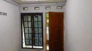 Disewakan Rumah Perbulan Pertahun ada diskon lokasi di Jakarta Timur, tersedia melalui melalui situs Olx