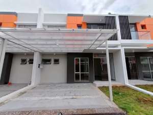 Disewakan Rumah PIK 2 Ukuran 8x12,5 Pantai Indah Kapuk Jakarta Utara lokasi di Jakarta Utara, tersedia melalui melalui situs Olx