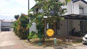 Disewakan Rumah posisi Hook ada kanopy di CENDANA PARC karawaci lokasi di Tangerang Kota, tersedia melalui melalui situs Olx