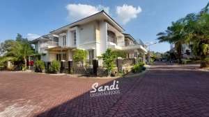 Disewakan Rumah Posisi Hook di Green Hills Full Furnished Siap Huni lokasi di Sleman Kab., tersedia melalui melalui situs Olx