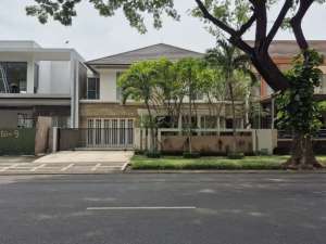 DISEWAKAN RUMAH ROYAL RESIDENCE WIYUNG SURABAYA BARAT DEKAT PAKUWON CITRALAND DAN GRAHA FAMILY ADA KOLAM RENANG lokasi di Surabaya Kota, tersedia melalui melalui situs Olx