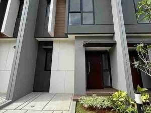 Disewakan Rumah Siap Huni Di Summarecon Crown Gading Bekasi lokasi di Bekasi Kota, tersedia melalui melalui situs Olx