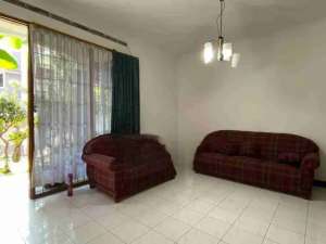 Disewakan Rumah Siap Huni Furnished di Komplek PerumahanSetraduta Bandung lokasi di Cimahi Kota, tersedia melalui melalui situs Olx