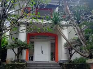 Disewakan rumah siaphuni private kolam renang di Cluster De Maja, De Park, BSD City lokasi di Tangerang Kab., tersedia melalui melalui situs Olx