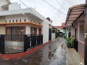 Disewakan Rumah strategis dekat Fasilitas Umum. lokasi di Jakarta Timur, tersedia melalui melalui situs Olx