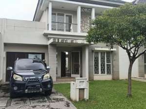 Disewakan Rumah Suvarna Sutera di Cluster Alam By Rumah Chinida Jb lokasi di Tangerang Kab., tersedia melalui melalui situs Olx