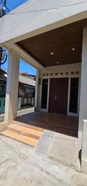 Disewakan Rumah Tebet Jakarta Selatan lokasi di Jakarta Selatan, tersedia melalui melalui situs Olx