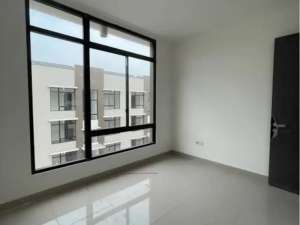 Disewakan Rumah Termurah Lantai 1 di Condo House Green Royal lokasi di Jakarta Barat, tersedia melalui melalui situs Olx