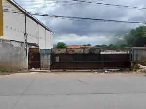 Disewakan Tanah Kosong dengan Bangunan Kecil Untuk Kantor akses Container 40 Feet Di Bantar Gebang Kota Bekasi lokasi di Bekasi Kota, tersedia melalui melalui situs Olx