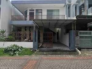 Disewakan Termurah Rumah 2 lantai bersih terawat dekat Gwalk Citraland lokasi di Surabaya Kota, tersedia melalui melalui situs Olx