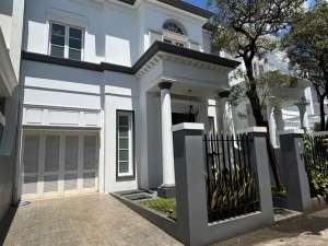 Disewakan Townhouse BangkaKemang, Jakarta Selatan3 BRLuas 232 mCocok Expat lokasi di Jakarta Selatan, tersedia melalui melalui situs Olx