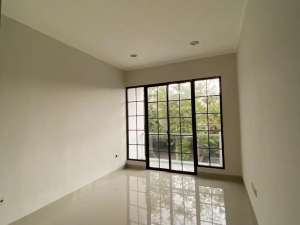 Disewakan Unit Rumah Rapih Ready di Green Lake City lokasi di Tangerang Kota, tersedia melalui melalui situs Olx