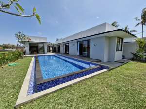 DISEWAKAN VILLA MODERN FULL FURNISHED DI UBUD lokasi di Gianyar Kab., tersedia melalui melalui situs Olx