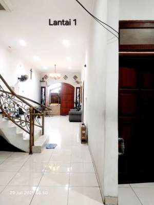 DisewakanDijual Cepat Rumah di komplek Kft Cengkareng lokasi di Jakarta Barat, tersedia melalui melalui situs Olx