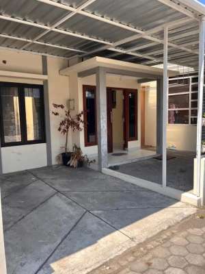 DisewakanDikontrakan Rumah Grand Village Banguntapan Bantul Jogja lokasi di Bantul Kab., tersedia melalui melalui situs Olx