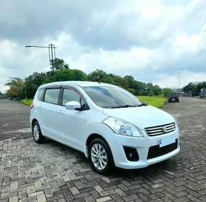 Jual bekas DP 11 JT ERTIGA GL AT 2015 TGN 1 EX DOKTER,lokasi di Semarang Kota