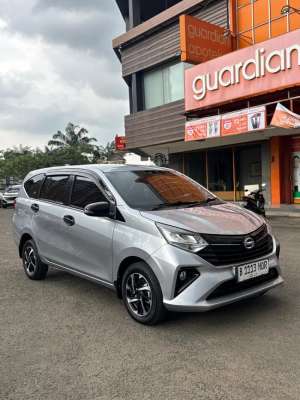 Jual bekas DP 15 JT Sigra R Matic Nik 24 Pajak Panjang Mobil Rawatan,lokasi di Jakarta Selatan