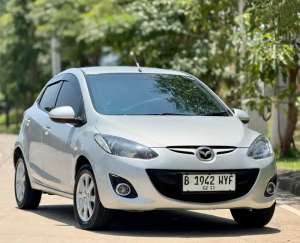 Jual bekas DP 2 jt Mazda 2 V Matic 2013 HB Antik Spt Baru,lokasi di Semarang Kota