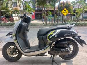 Jual bekas DP 200 Plat B TangKot Scoopy Sporty Silver 2024 CashKredit,lokasi di  