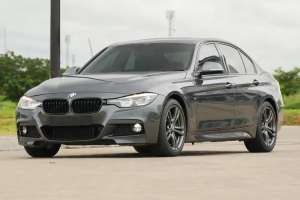 Jual bekas DP 25jt BMW 330i Sport Shadow LCI 2020 F30,lokasi di Jakarta Selatan