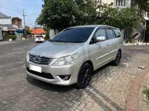Jual bekas DP 33jt Kijang Innova Diesel 2013 irit BBM,lokasi di Surabaya Kota