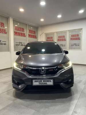 Jual bekas DP 35JTHONDA JAZZ RS CVT 2018 ABU2 FUL ORI SIAP PAKAI KREDIT MUDAH,lokasi di Tegal Kota