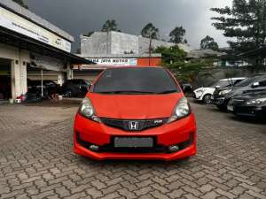 Jual bekas DP 5JT JAZZ RS AT 2014 WARNA LANGKA SUNSET ORANGE,lokasi di  
