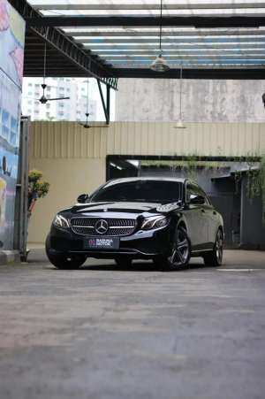 Jual bekas DP 80JTMERCEDES BENZ E200 AVANTGARDE 2018,lokasi di Tangerang Kota