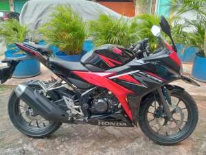 Jual bekas DP murah Honda CBR 150 R Tahun 2019,lokasi di Jakarta Timur