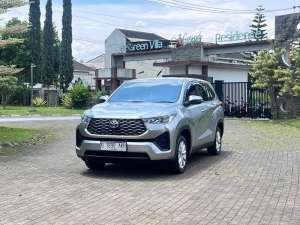 Jual bekas Dp10jt innova zenix v at 2022 likenew,lokasi di Bandung Kota