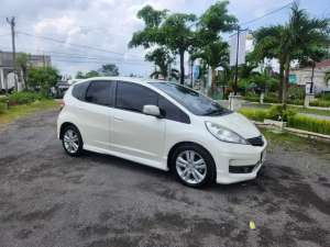 Jual bekas DP15JT HONDA JAZZ RS AT FACELIFT,lokasi di Sleman Kab.