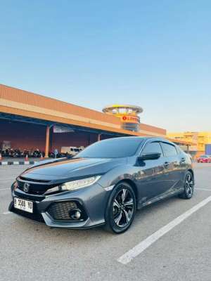 Jual bekas DP20 KM43RB 2019 platH Honda Civic HB Hatchback E 2019 SUPER,lokasi di Semarang Kota