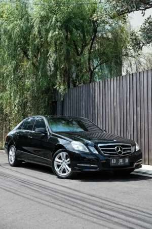Jual bekas Dp35jt Mercedes Benz E300 Avantgarde 2011 Bandung Kota Solo hitam,lokasi di Bandung Kota