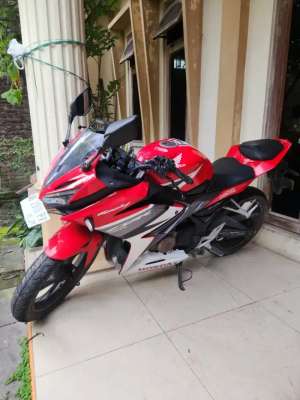 Jual bekas Dp500rb Cbr 150 facelift 2018 merah lowkm 8ribu gbm bisa tunai kredit,lokasi di Bantul Kab.