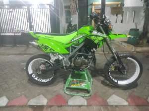 Jual bekas Dtraker hijau istimewa,lokasi di Bogor Kab.