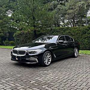 Jual bekas EKSEKUTIF MUDA BMW 520i 2018 Luxury 2019 g30 320i e250 terawat 2017,lokasi di Bekasi Kota