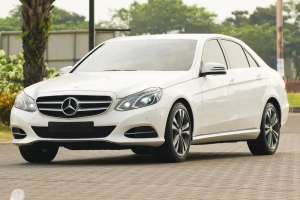 Jual bekas Elegan Pol Mercedes Benz E250 Facelift White 2015 520i c200 320i,lokasi di Jakarta Selatan