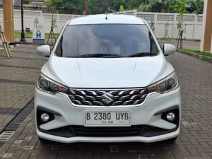 Jual bekas Ertiga GX Hybrid at 2023 putih KM 37rb,lokasi di Jakarta Selatan