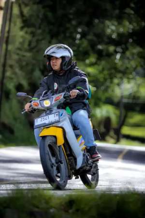 Jual bekas F1ZR 2002 Komplit pajak on plat 2030,lokasi di Bandung Kab.