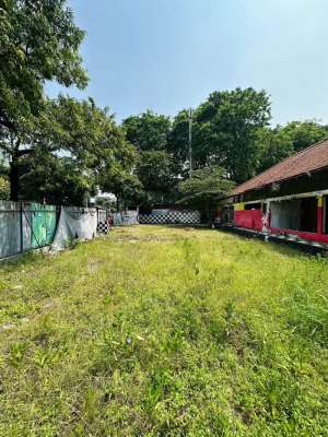 For Rent Disewakan Tanah di Kemang Raya Jaksel lokasi di Jakarta Selatan, tersedia melalui melalui situs Olx