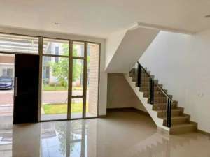 For Rent Rumah Pik2 Tahap 1 lokasi di Jakarta Utara, tersedia melalui melalui situs Olx