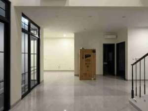 FOR RENTSEWA Rumah Di CLUSTER LOUISE Scientia Summarecon Gading Serpong lokasi di Tangerang Kota, tersedia melalui melalui situs Olx