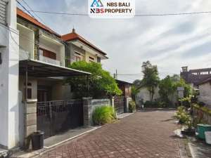FOR SALE MODERN HOUSE WITH BALCONY AND BEAUTY MINI GARDEN AT BALI lokasi di Kab. Badung, tersedia melalui melalui situs Olx