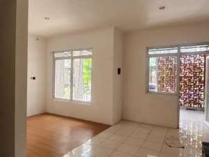 FOR SALE Rumah Bagus Di Residence One Ciputat lokasi di Tangerang Selatan Kota, tersedia melalui melalui situs Olx