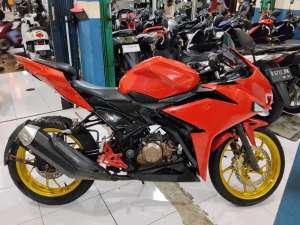 Jual bekas for saleHonda CBR feslif 202017,lokasi di Depok Kota