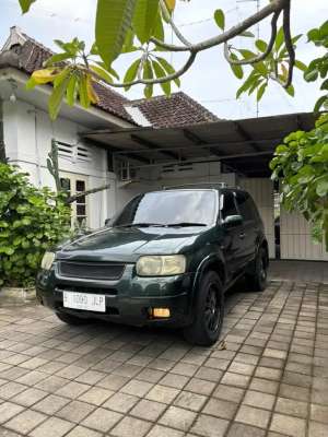 Jual bekas Ford Escape 2,0 Manual th2004 XLT pajak hidup,lokasi di Yogyakarta Kota