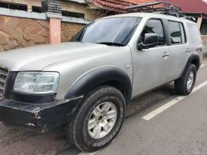 Jual bekas Ford Everest 2007 4x4 siap mudik kampung,lokasi di Jakarta Timur