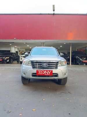 Jual bekas Ford Everest 2.5 XLT AT 2011 Silver,lokasi di Jakarta Utara