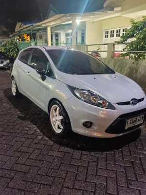 Jual bekas Ford Fiesta 2011 Bensin,lokasi di Tangerang Kota